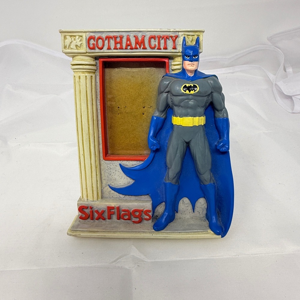 Vintage 1998‎ Batman Gotham City Six Flags 3D Sculpted Photo Frame DC Comics